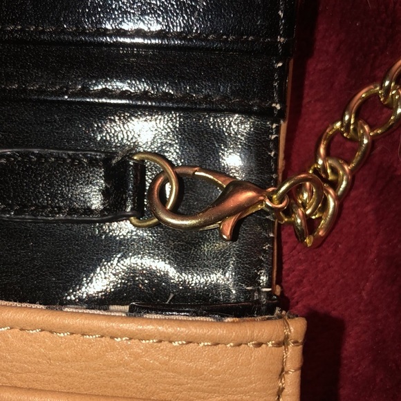 Steve Madden tan quilted black trim crossbody Faux Leather Fits My IPhone 8 Plus - Picture 12 of 13